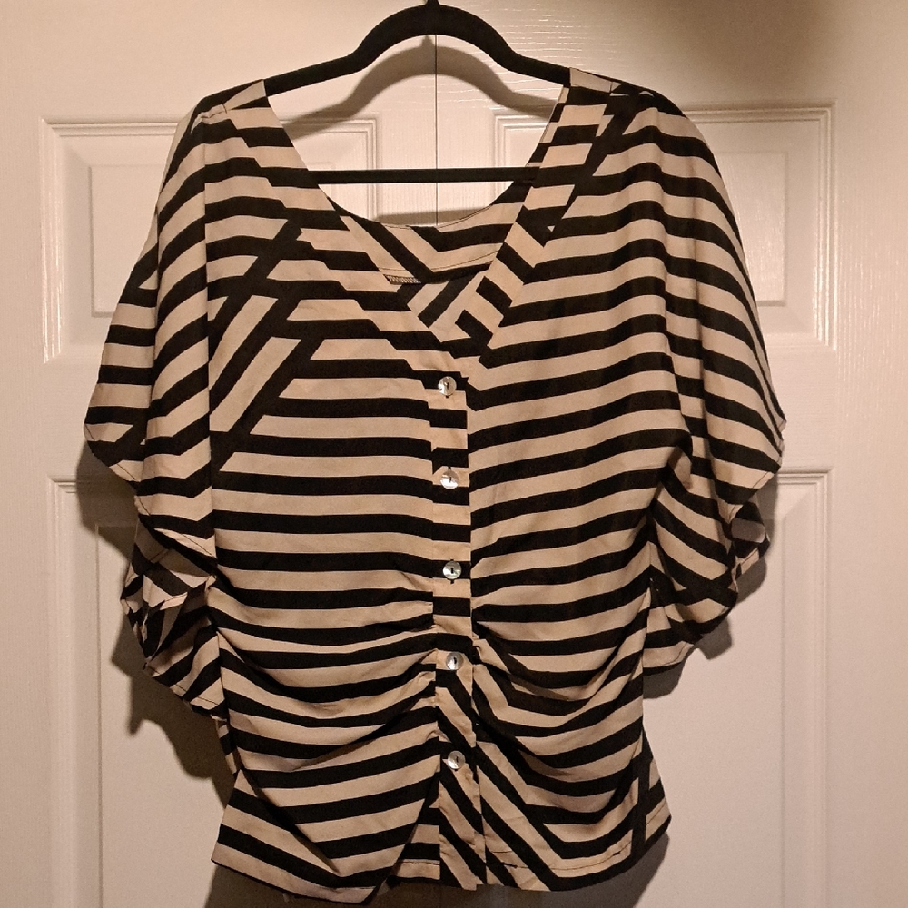 🐚NEW Striped Black & Light Brown Shiny Women's Blous With Wing Style Sleevs